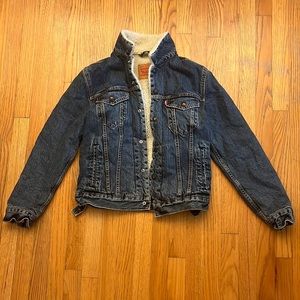 Levi’s jean jacket w/ fleece lining